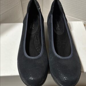 Vaneli Sport with comfort footbed. Size 11N. EUC